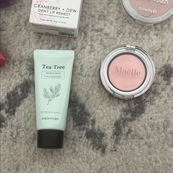 Makeup bundle - Picture 3 of 7